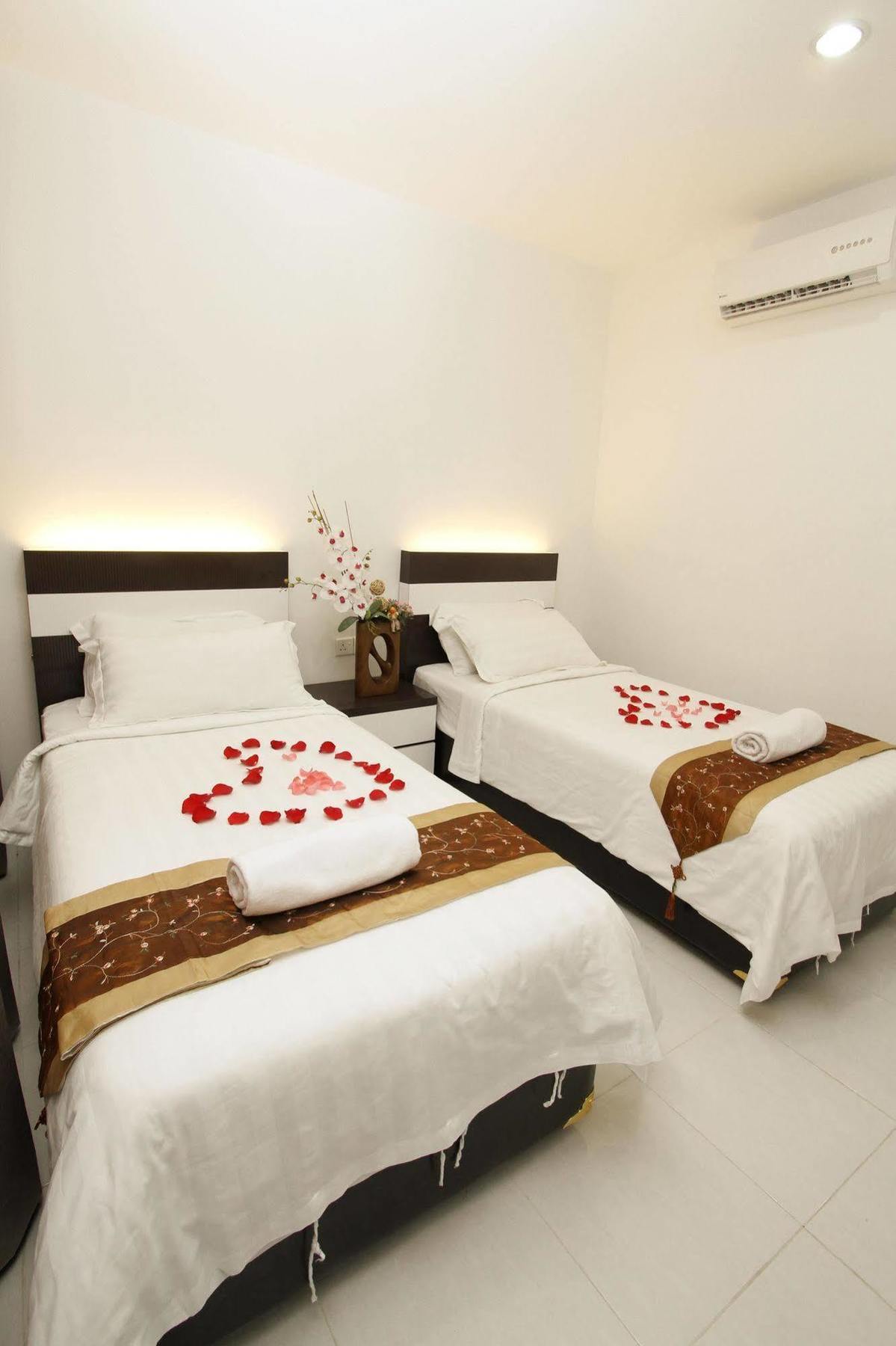 Hotel New Century *